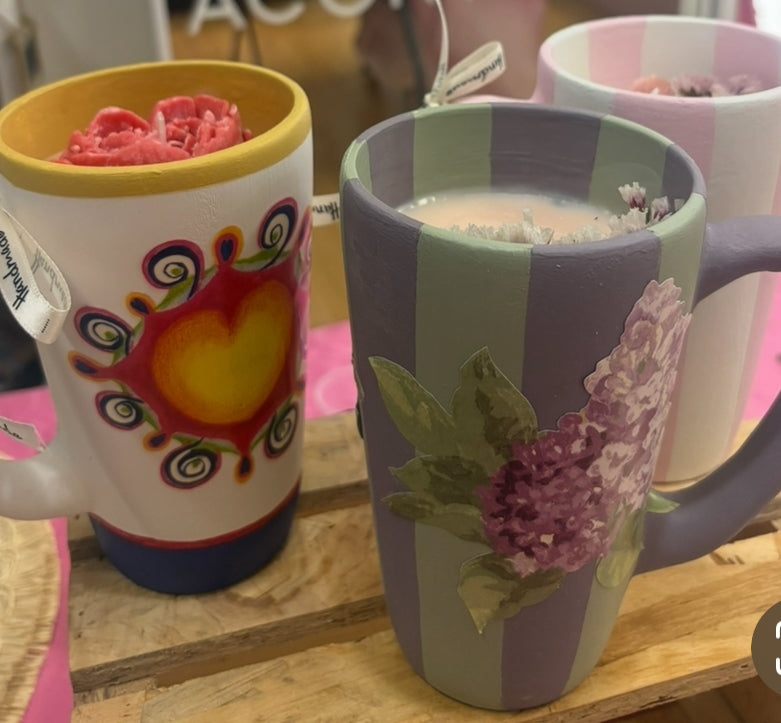 “Chá de Luz”- Vela de Cera de Soja em Caneca Pintada à Mão